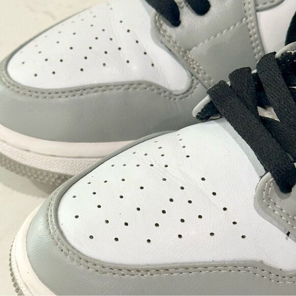 Nike Air Jordan 1 Mid Light Smoke Gray 2020 [554724-092] size 7 - Picture 7 of 12